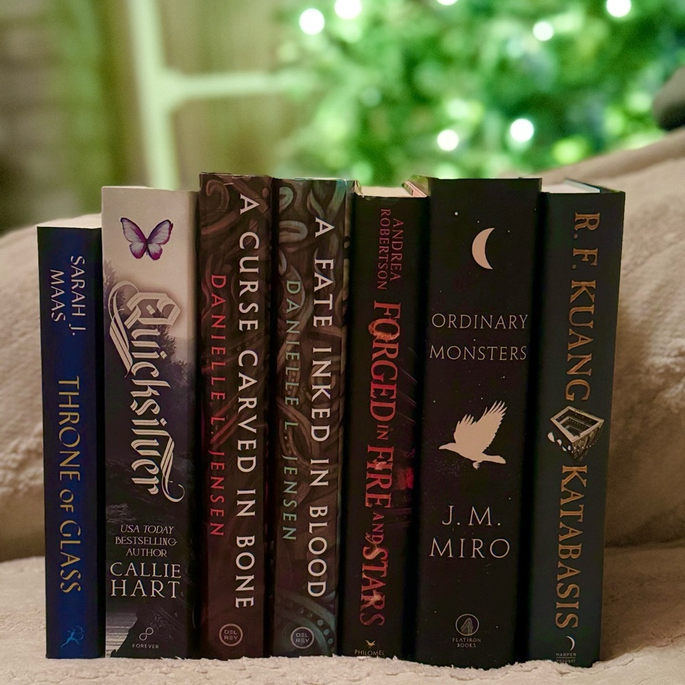**GIFTABLE** NWT FANTASY BOOK BUNDLE